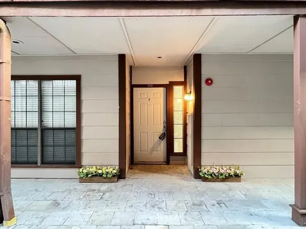 $2,600 | 4510 Druid Lane, Unit 104, Dallas, TX 75205