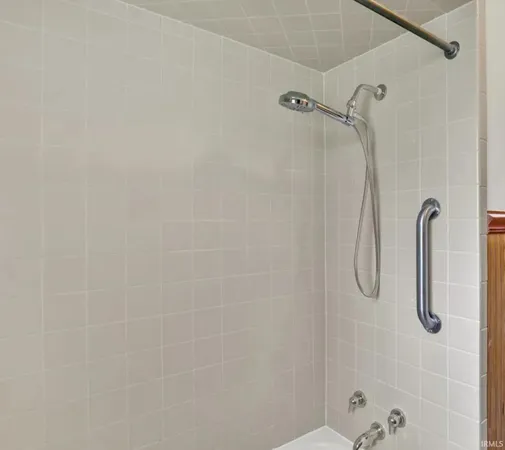 $2,900 | 905 South Henderson Street, Bloomington, IN 47401