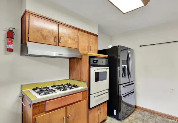 $2,900 | 905 South Henderson Street, Bloomington, IN 47401