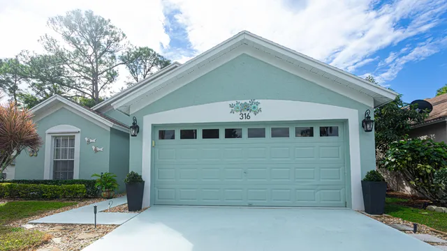 $449,999 | 316 Hammocks Trail, Greenacres, FL 33413