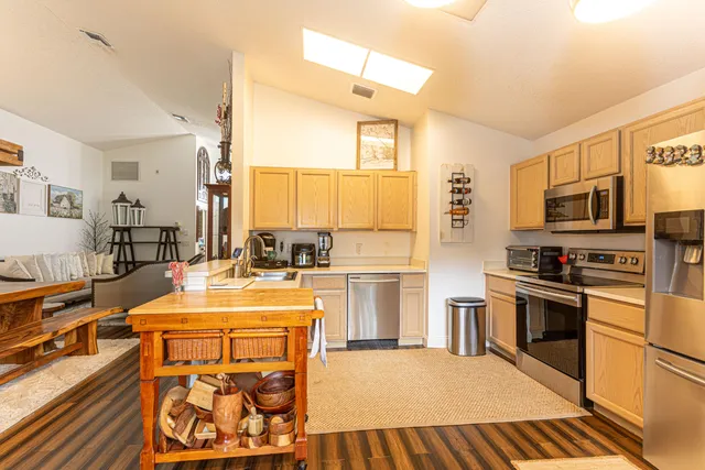 $449,999 | 316 Hammocks Trail, Greenacres, FL 33413