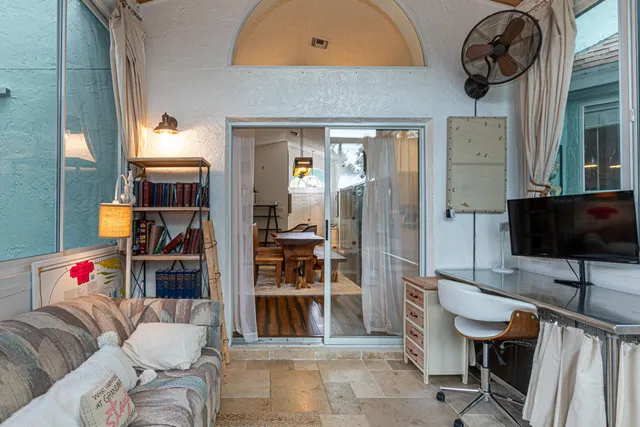 $449,999 | 316 Hammocks Trail, Greenacres, FL 33413