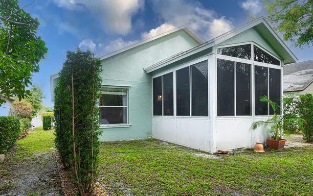 $449,999 | 316 Hammocks Trail, Greenacres, FL 33413