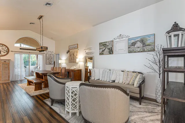 $449,999 | 316 Hammocks Trail, Greenacres, FL 33413