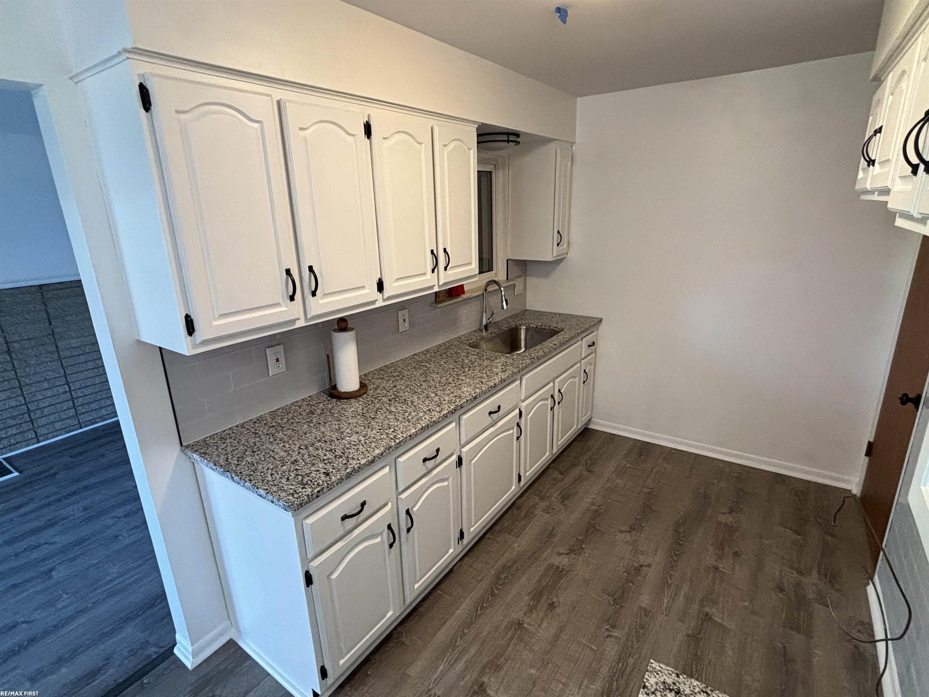 25002 Rubin Road Warren, MI 48089 - Photo 8 of 30 50138849-8aed426a-976d-4272-b3ac-b7484e2a3a2b.JPG
