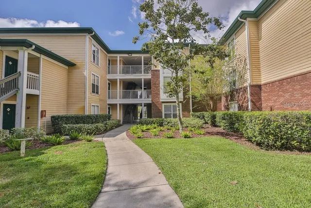 $169,900 | 4107 Chatham Oak Court, Unit 326, Tampa, FL 33624