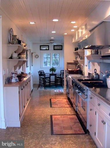 220 Ridgewood Road Baltimore, MD 21210 - Photo 11 of 30 Kitchen
