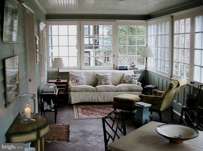 220 Ridgewood Road Baltimore, MD 21210 - Photo 2 of 30 Sunroom