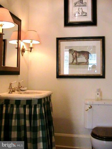 220 Ridgewood Road Baltimore, MD 21210 - Photo 28 of 30 Half Bath 1