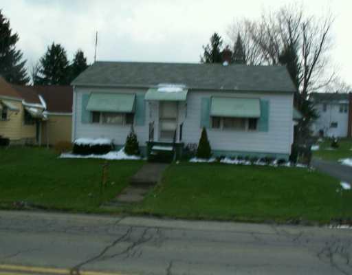 238 North Maple Street Mercer, PA 16137 - Photo 1 of 3 Exterior Front.
