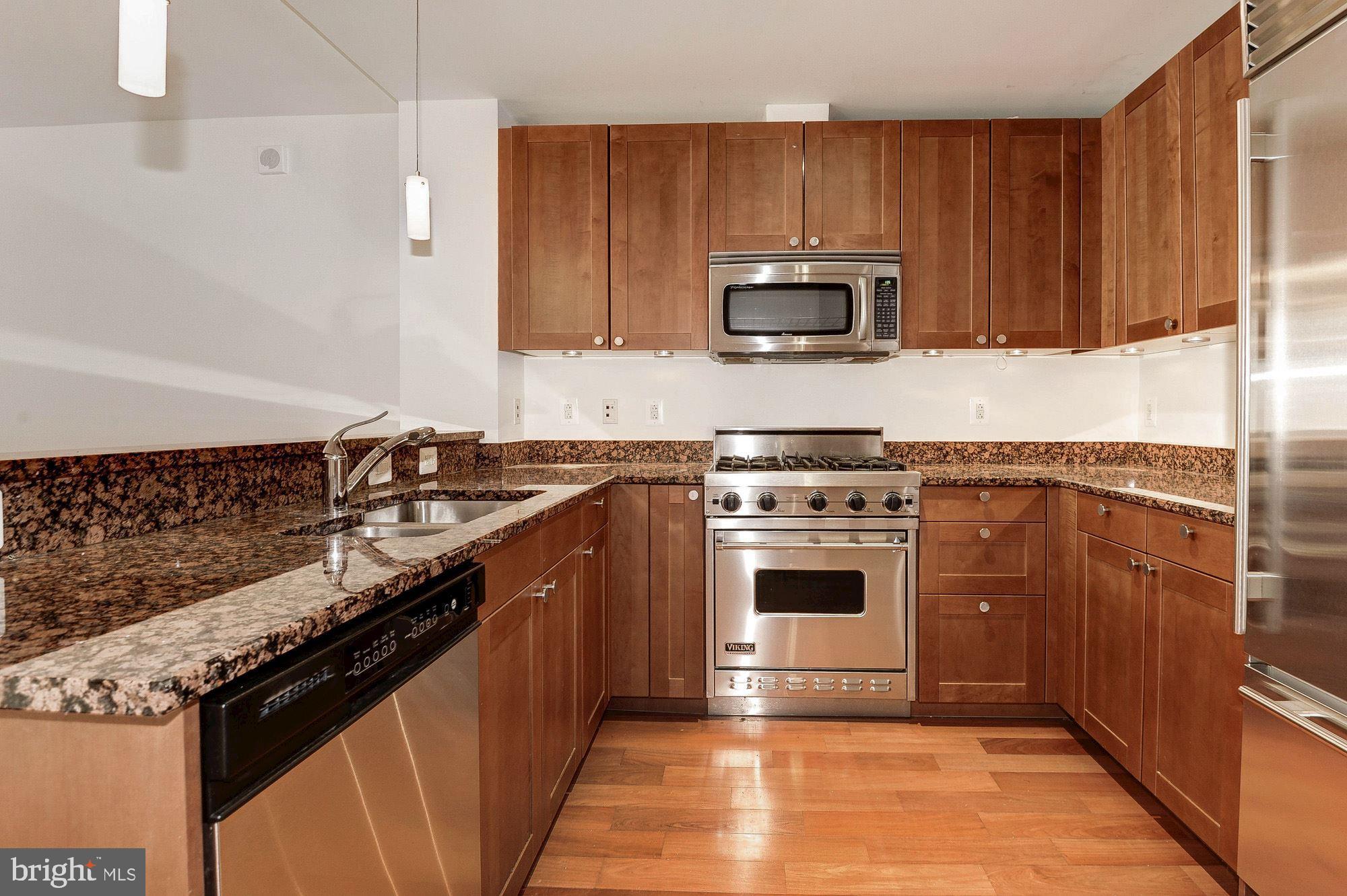 2425 L Street Northwest, Unit 635 Washington, DC 20037 - Photo 6 of 38 Kitchen
