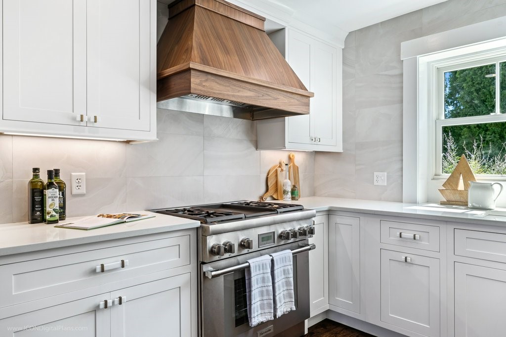15 Clinton Street Newport, RI 02840 - Photo 14 of 50
