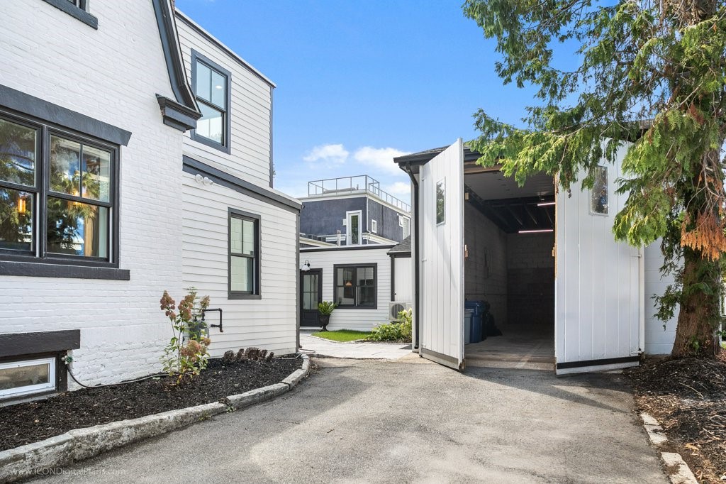15 Clinton Street Newport, RI 02840 - Photo 48 of 50