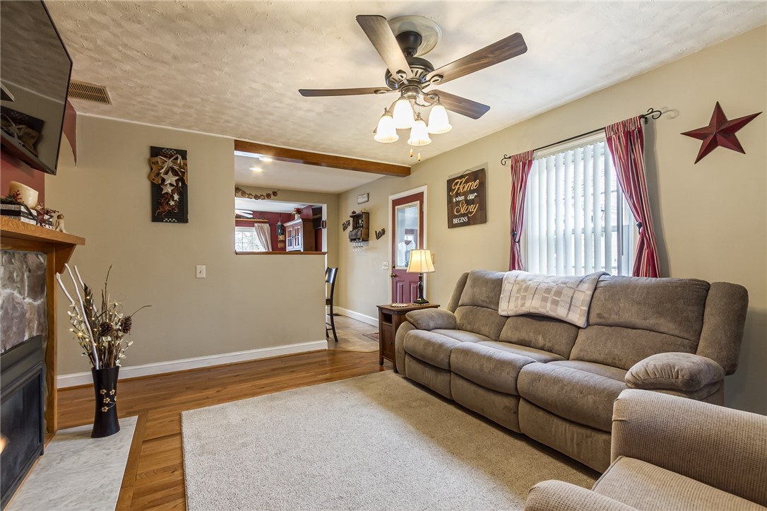 106 Hyde Parkway Palmyra, NY 14522 - Photo 11 of 46