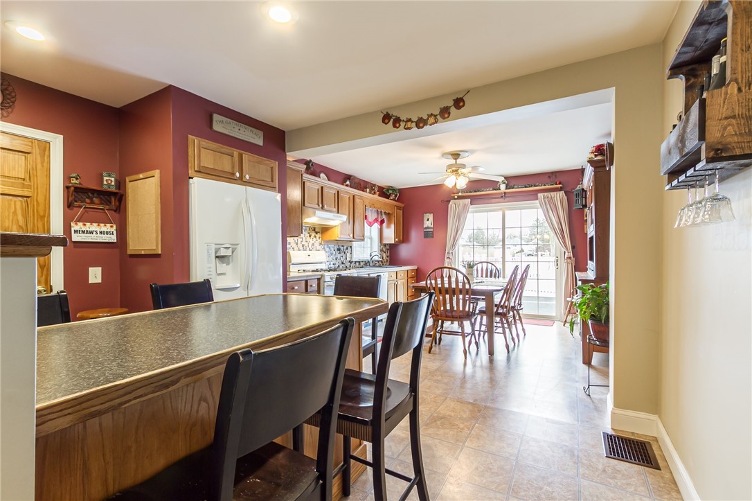 106 Hyde Parkway Palmyra, NY 14522 - Photo 13 of 46