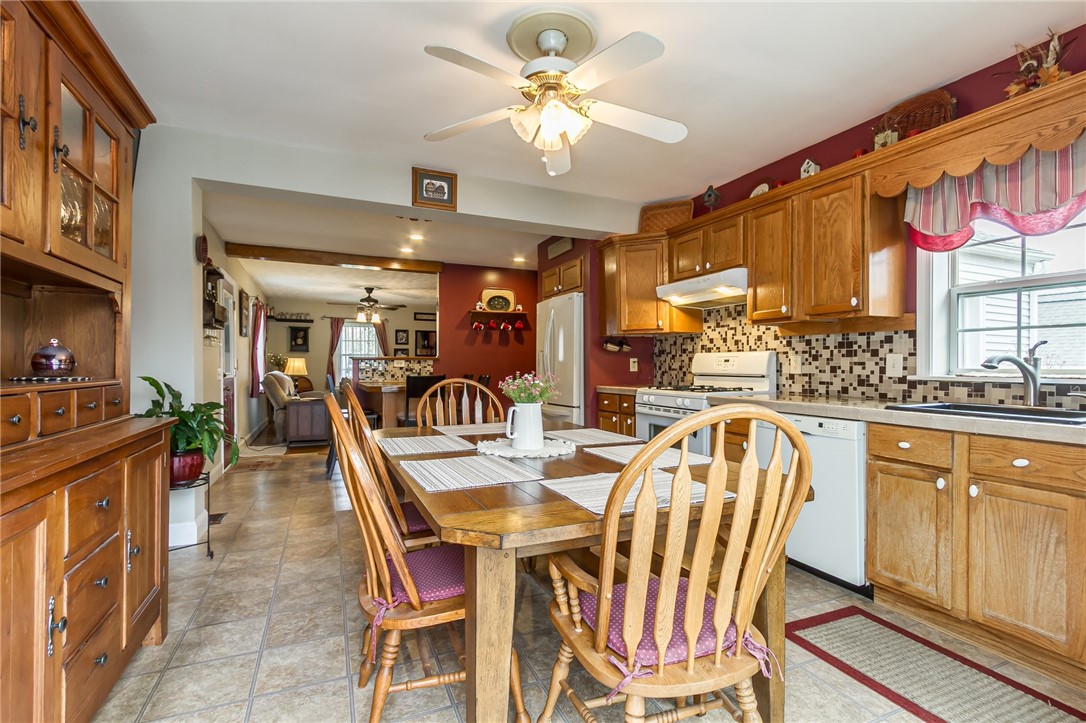 106 Hyde Parkway Palmyra, NY 14522 - Photo 18 of 46