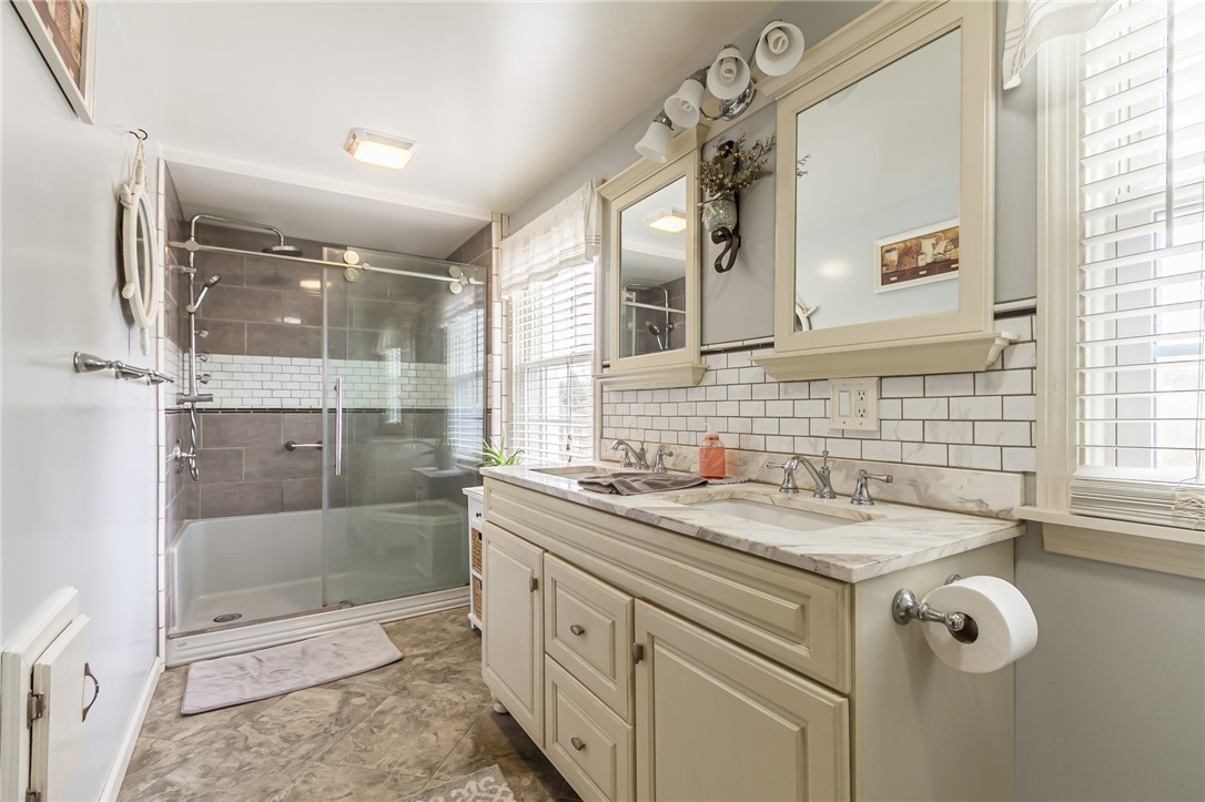 106 Hyde Parkway Palmyra, NY 14522 - Photo 24 of 46