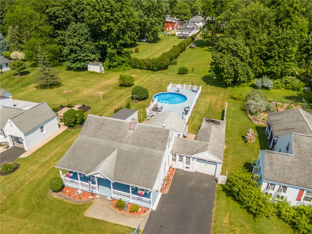 106 Hyde Parkway Palmyra, NY 14522 - Photo 3 of 46