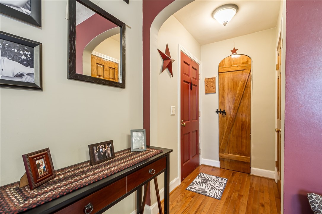 106 Hyde Parkway Palmyra, NY 14522 - Photo 7 of 46