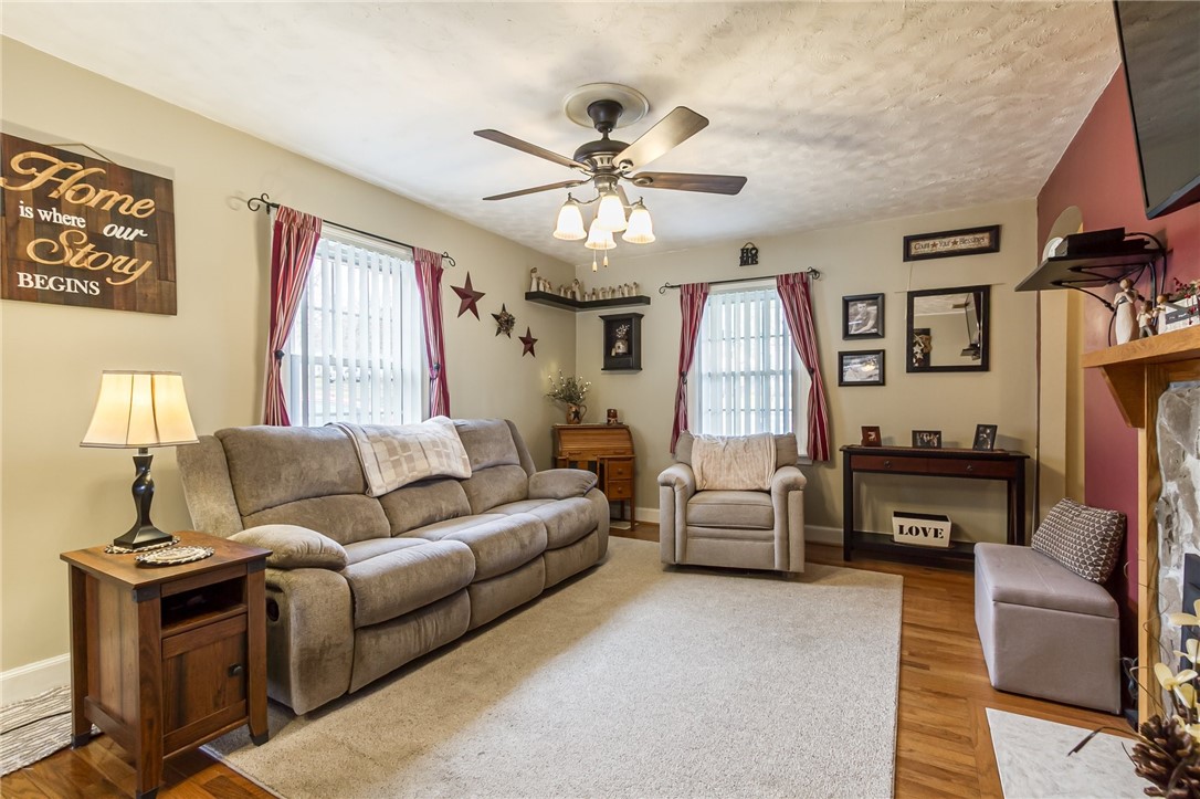 106 Hyde Parkway Palmyra, NY 14522 - Photo 10 of 46