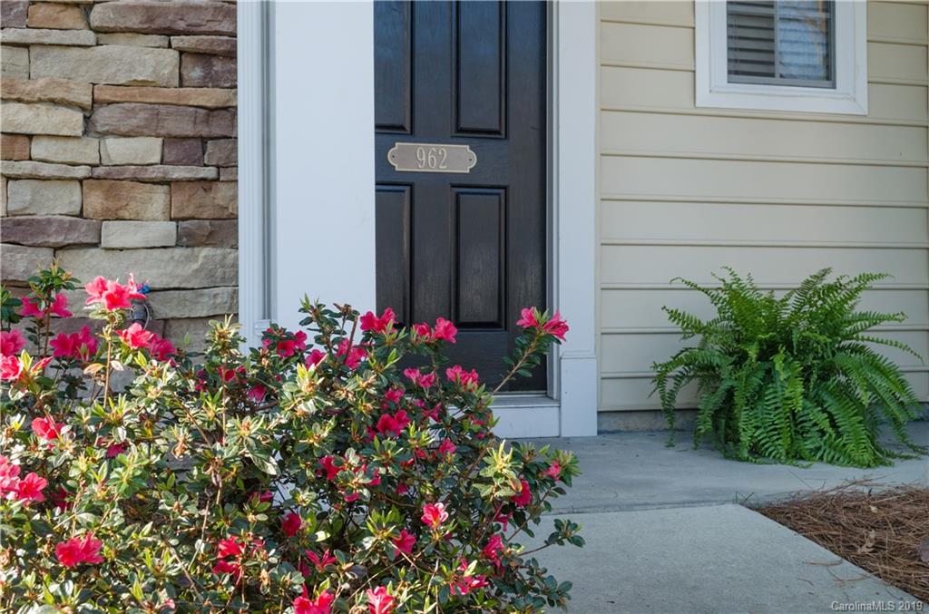 962 Copperstone Lane Fort Mill, SC 29708 - Photo 3 of 34 a view of a flowers in front of a house