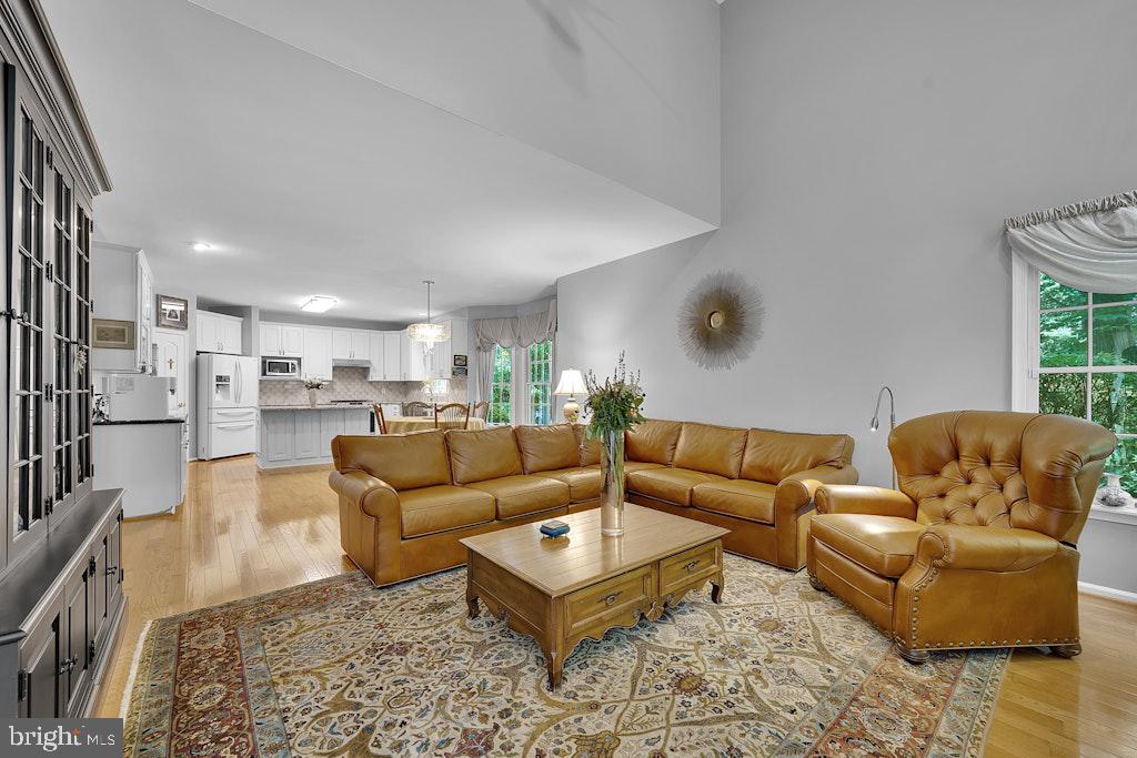 17 Stanwyck Road Mount Laurel, NJ 08054 - Photo 18 of 56 Inviting space with warm tones.