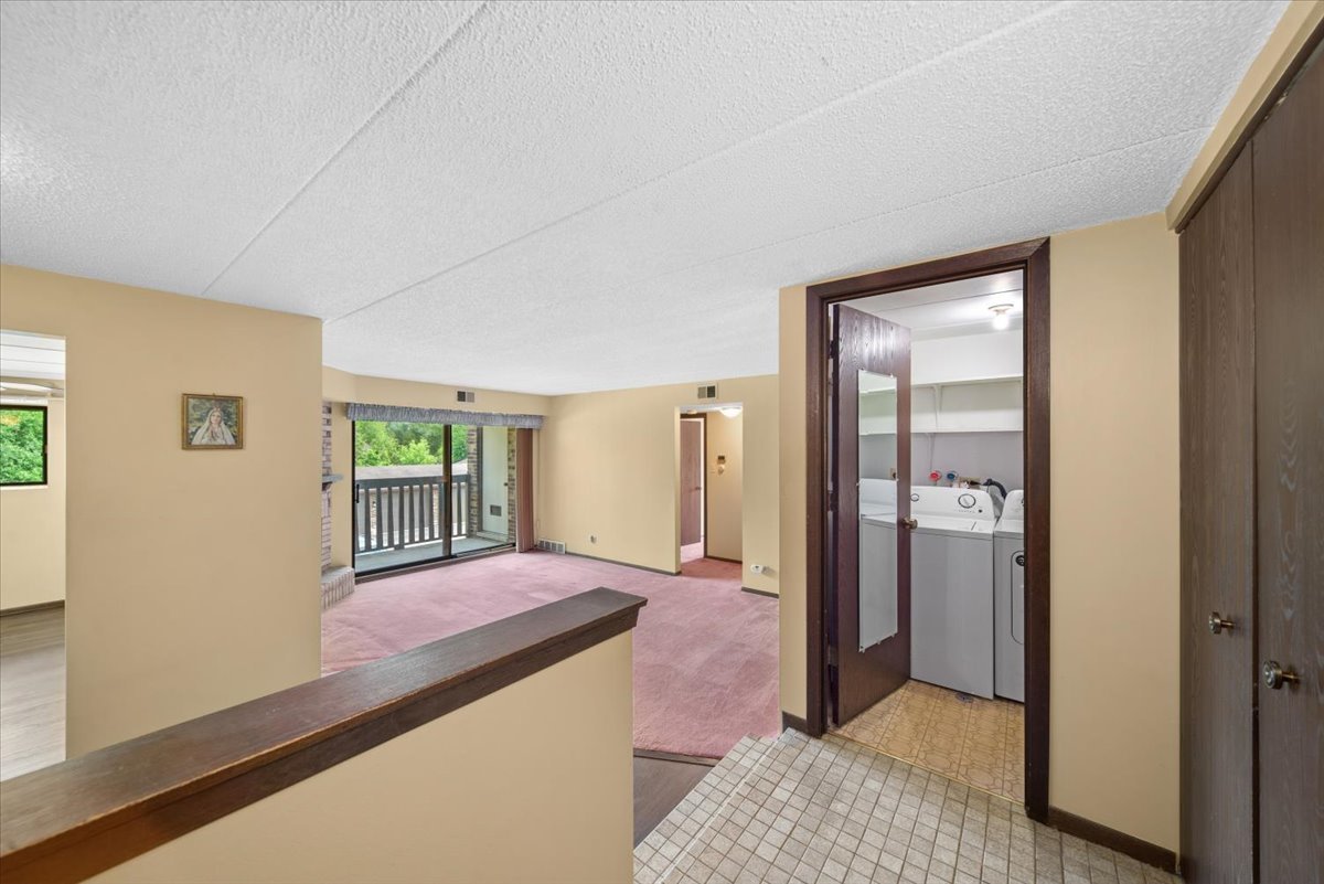 525 Cumnor Road, Unit 204 Westmont, IL 60559 - Photo 4 of 19