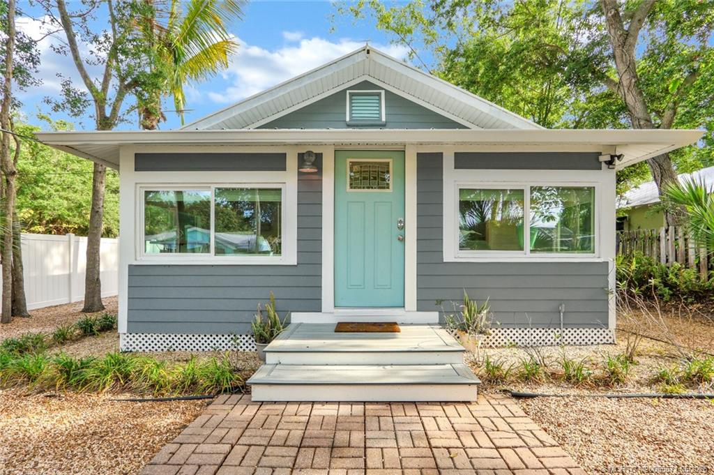 542 Southwest Halpatiokee Street Stuart, FL 34994 - Photo 2 of 33