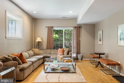 $689,000 | 1015 Riverview Lane, Conshohocken, PA 19428