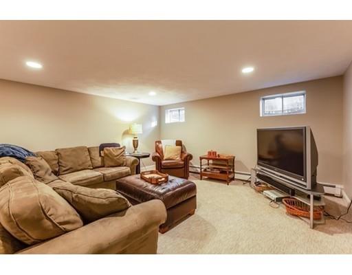 36 Pinewood Road Needham, MA 02492 - Photo 14 of 28