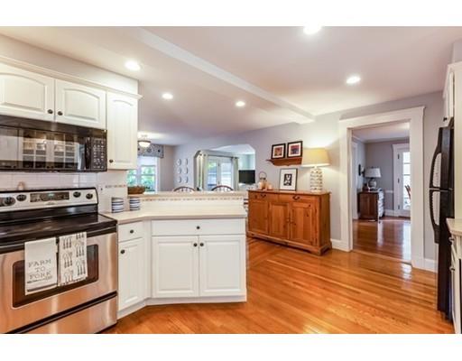 36 Pinewood Road Needham, MA 02492 - Photo 17 of 28