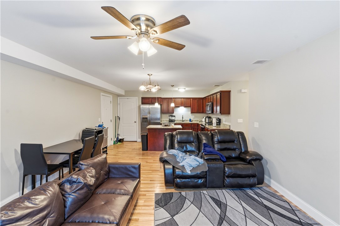 9 Gray Coach Lane, Unit 911 Cranston, RI 02921 - Photo 11 of 29