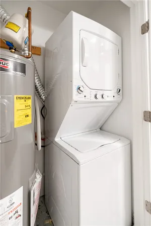 $390,000 | 9 Gray Coach Lane, Unit 911, Cranston, RI 02921