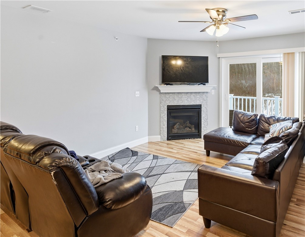 9 Gray Coach Lane, Unit 911 Cranston, RI 02921 - Photo 6 of 29