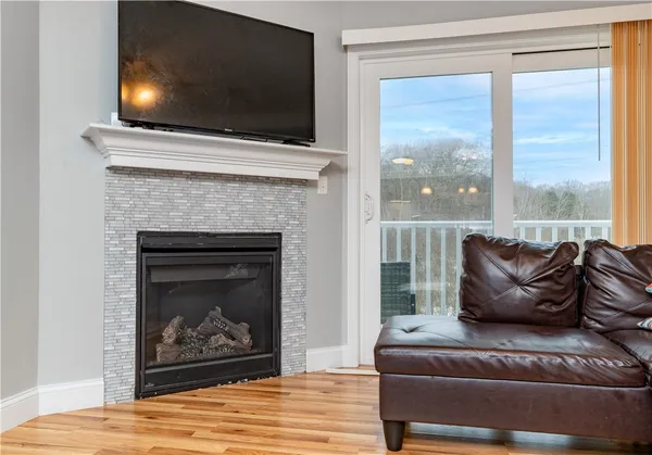 $390,000 | 9 Gray Coach Lane, Unit 911, Cranston, RI 02921