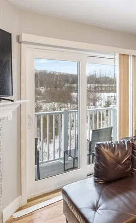 $390,000 | 9 Gray Coach Lane, Unit 911, Cranston, RI 02921