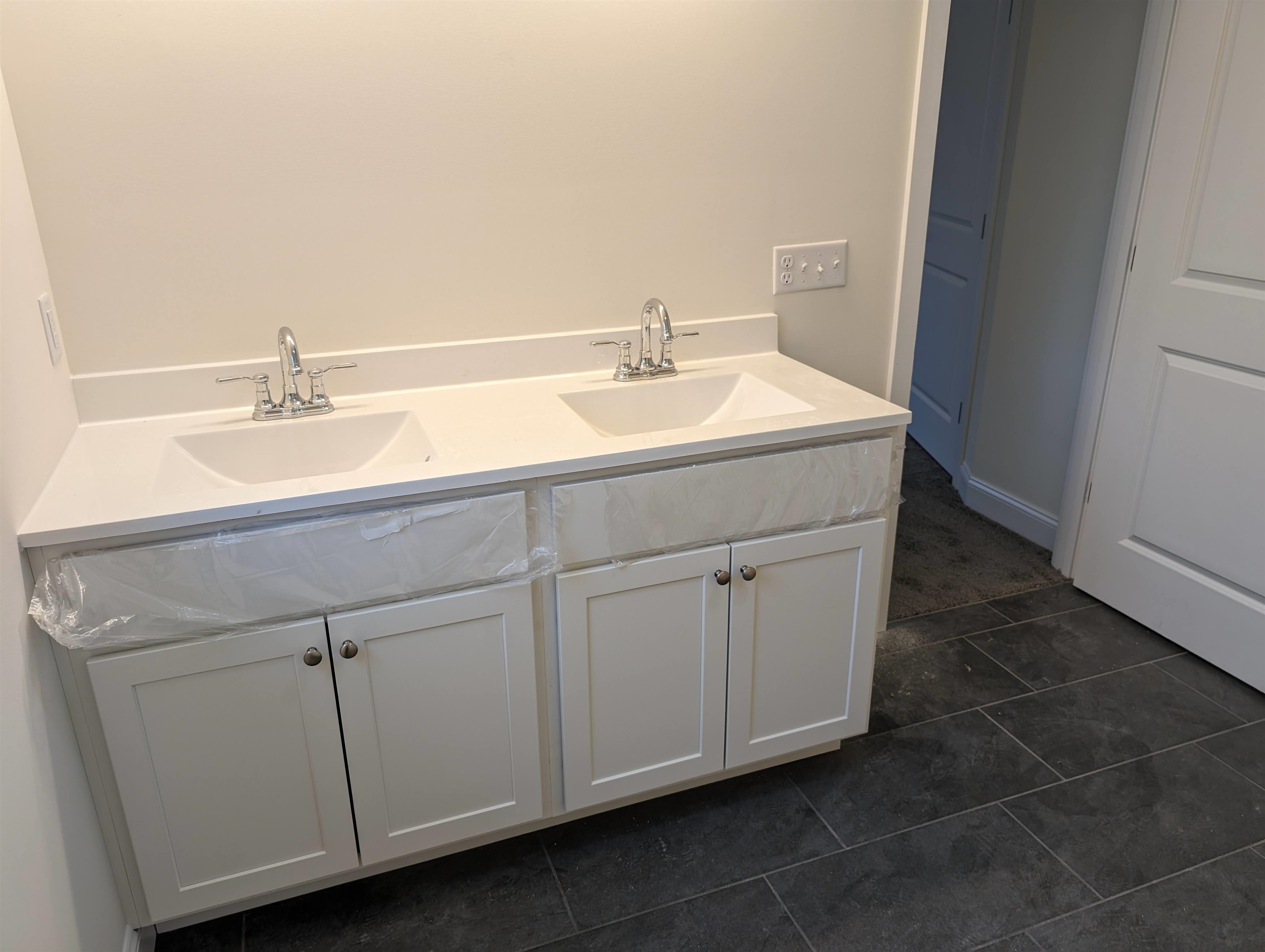 1 B Bovee Way, Unit 1B Epping, NH 03042 - Photo 9 of 21