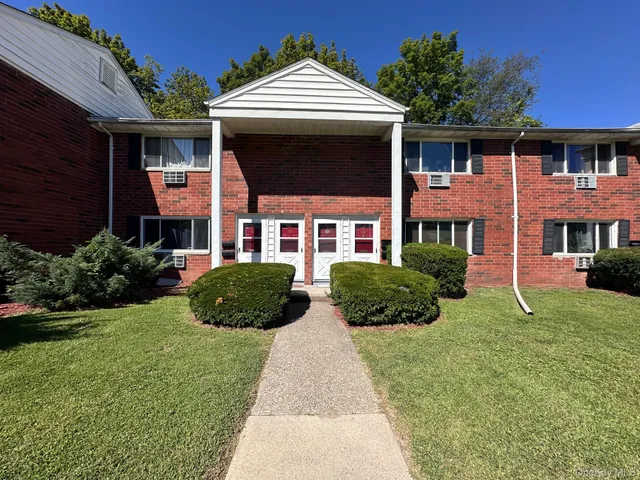 $135,000 | 108 Manor Drive, Unit 108, Cornwall, NY 12518