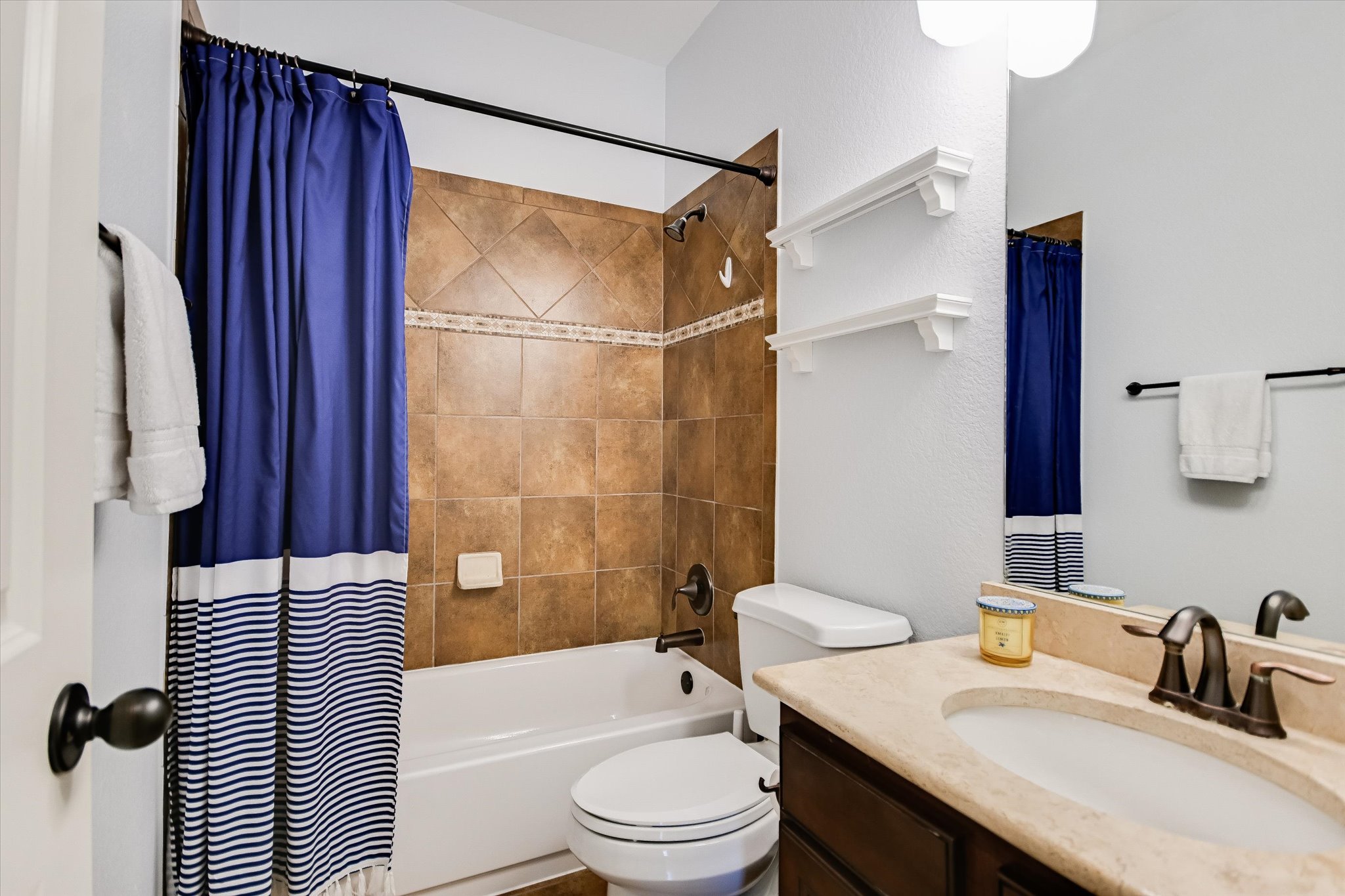 12312 Montclair Bend Austin, TX 78732 - Photo 16 of 40 Guest bathroom on main level