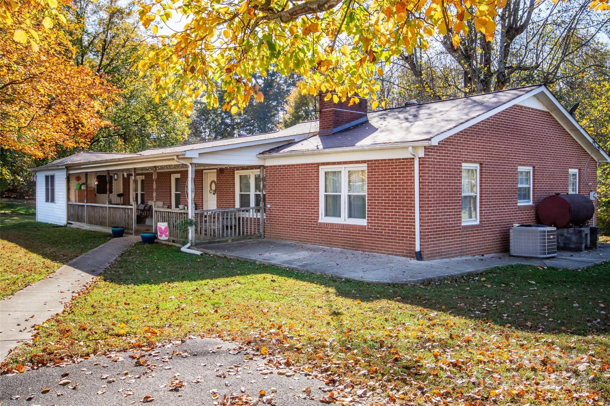 449 Grassy Knob Road Union Grove, NC 28689 - Photo 3 of 22 Gallery Image 3