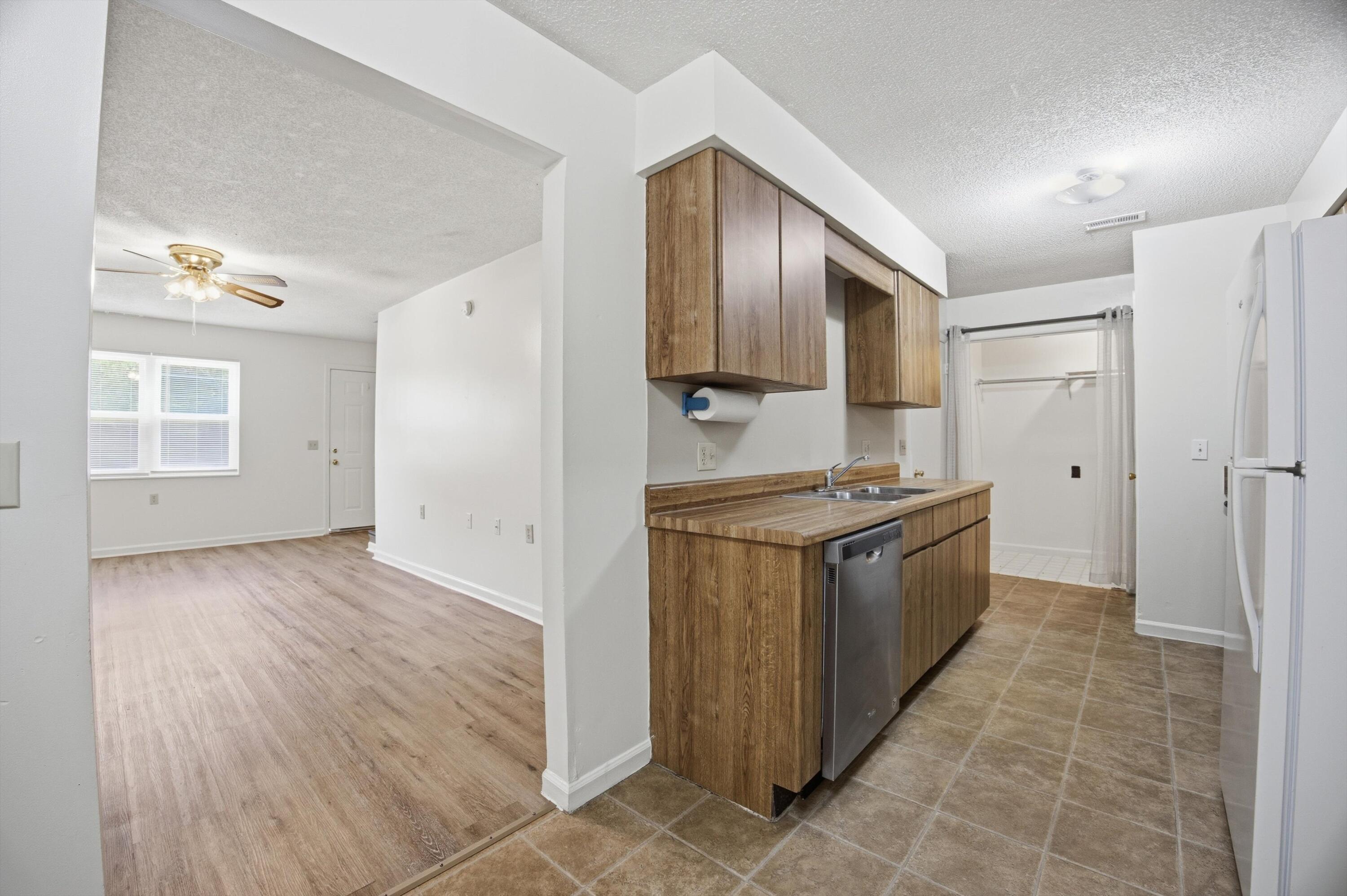 8498 Shawn Ridge Road Harrison, TN 37341 - Photo 34 of 59 Kitchen