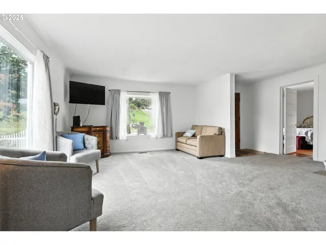 $388,000 | 318 West 1st Street, Rainier, OR 97048