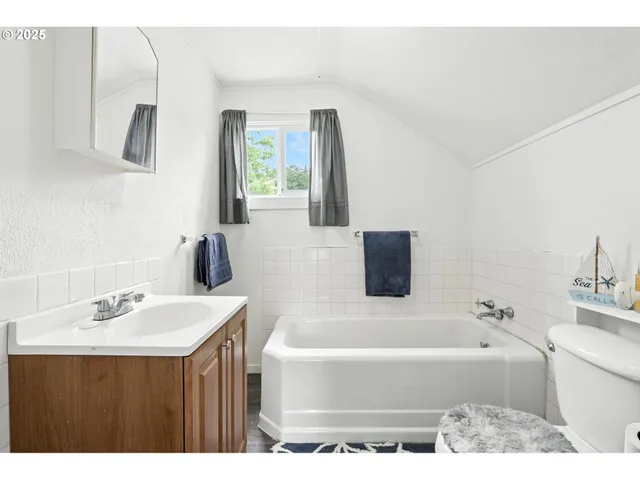 $388,000 | 318 West 1st Street, Rainier, OR 97048