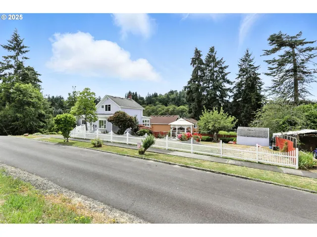 $388,000 | 318 West 1st Street, Rainier, OR 97048