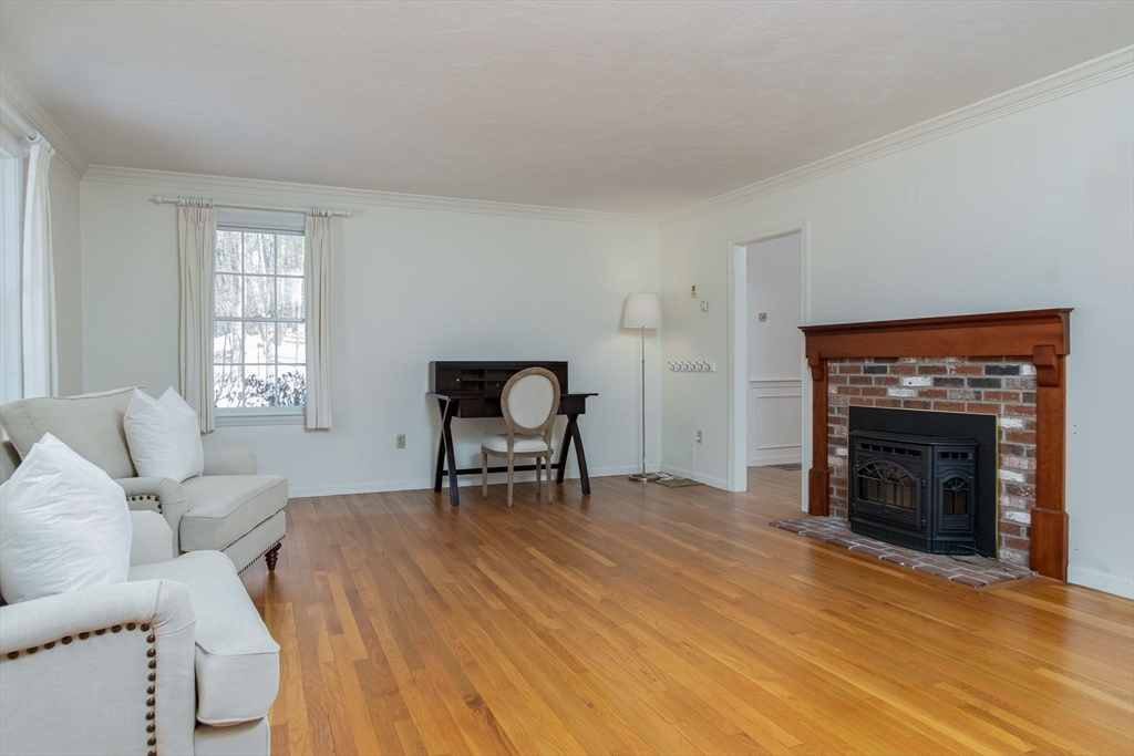 176 Whiley Road Groton, MA 01450 - Photo 5 of 38