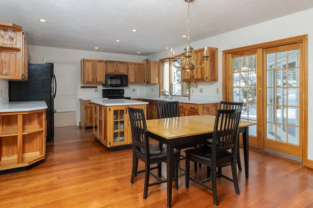 $925,000 | 176 Whiley Road, Groton, MA 01450