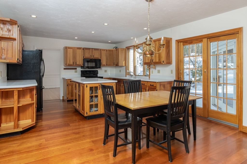 176 Whiley Road Groton, MA 01450 - Photo 7 of 38