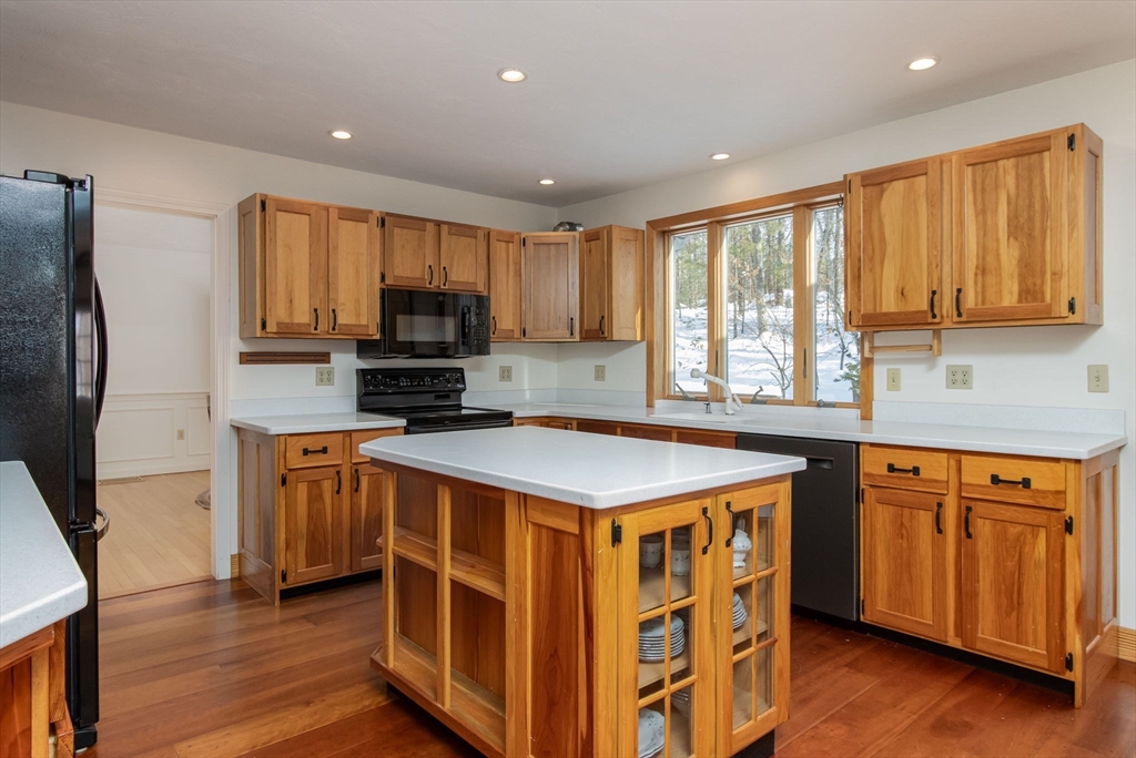 176 Whiley Road Groton, MA 01450 - Photo 8 of 38