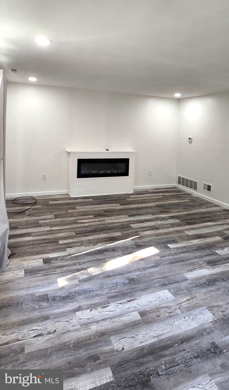 736 Myrtle Avenue Lindenwold, NJ 08021 - Photo 3 of 31 a view of a livingroom with an empty space and a window