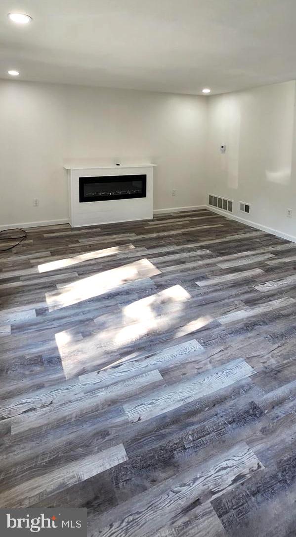 736 Myrtle Avenue Lindenwold, NJ 08021 - Photo 4 of 31 a view of an empty room